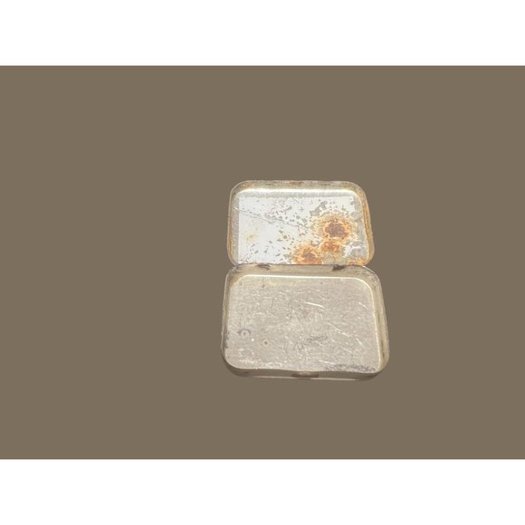 Vintage Bayer Aspirin Tablet hinged metal tin 15 cents held 12 tablets hinged - Picture 3 of 3
